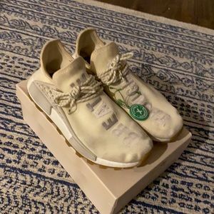 Human race nmd